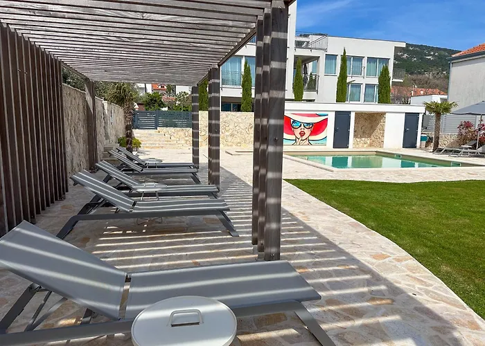 Kiana - Mit Dachterrasse, Meerblick Sowie Grosse Poolarea Apartament