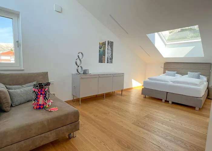 شقة Kiana - Mit Dachterrasse, Meerblick Sowie Grosse Poolarea