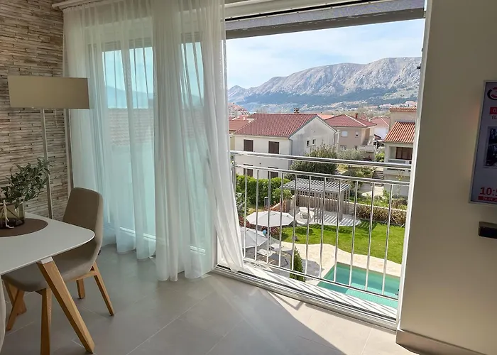 Kiana - Mit Dachterrasse, Meerblick Sowie Grosse Poolarea