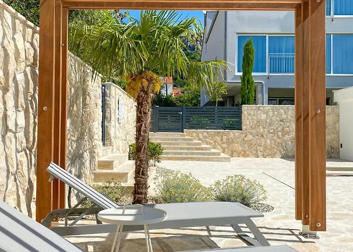 Kiana - Mit Dachterrasse, Meerblick Sowie Grosse Poolarea *