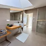 Kiana - Mit Dachterrasse, Meerblick Sowie Grosse Poolarea *
