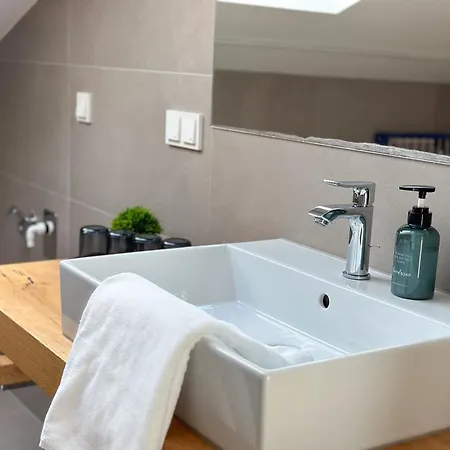 Kiana - Mit Dachterrasse, Meerblick Sowie Grosse Poolarea * باشْكا