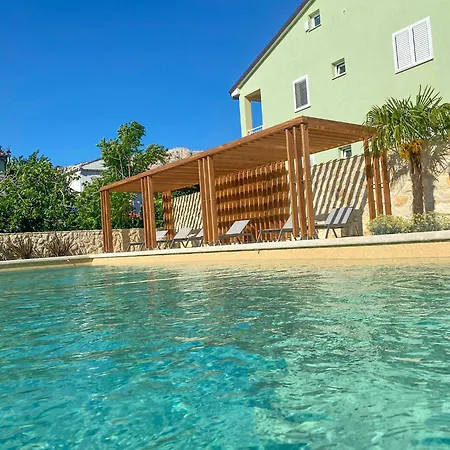 شقة Kiana - Mit Dachterrasse, Meerblick Sowie Grosse Poolarea باشْكا