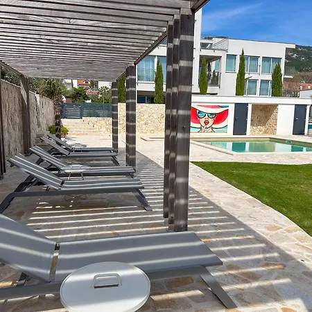 Kiana - Mit Dachterrasse, Meerblick Sowie Grosse Poolarea شقة